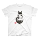 小鳥と映画館の加筆版 招き猫 ハチワレ Regular Fit T-Shirt