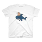 サメ わりとおもいのキーウィ・オン・シャーク Regular Fit T-Shirt