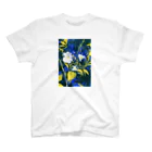 kitsuneの青と白の花 スタンダードTシャツ