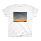 DaEの夕陽と月 スタンダードTシャツ