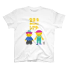 twotwotwo(クリエイターユニット）の2_にににminiシアター Regular Fit T-Shirt