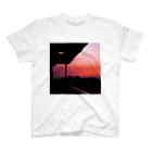 とりな屋の赤い夕焼け Regular Fit T-Shirt