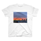 うさぎ少年アンソニーの茜色の夕焼け Regular Fit T-Shirt