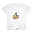 末っ子じゃない甘えん坊猫の段ボールon猫 Regular Fit T-Shirt
