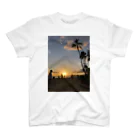 mocoの南国の夕陽 Regular Fit T-Shirt