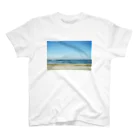 hanche -アンシュ-の初夏の海 Regular Fit T-Shirt