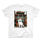 ToMoMiSaのCat looking upx横浜中華街 -猫【ご当地シリーズin横浜】 スタンダードTシャツ