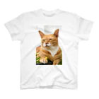 猫写真家「むに」のアトリエの猫と花 Regular Fit T-Shirt