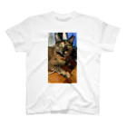 sayuri Nagashimaのサビ猫さびちゃん Regular Fit T-Shirt