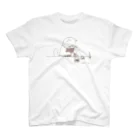 coeur.yu（クードットユー）のカフェのマスター（印刷インクカラー：ココアブラウン） Regular Fit T-Shirt