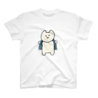 岩と猫のロープを肩にかけた猫ちゃん Regular Fit T-Shirt