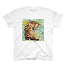 おちょぴのPeach in the grass Regular Fit T-Shirt