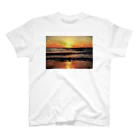 One natureのオレンジ夕日 Regular Fit T-Shirt