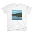 NOCHI MORISOT(ノチ・モリゾ) Storeのホクオウの湖 スタンダードTシャツ