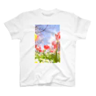 蛍石のI found the breath of spring in the park. Regular Fit T-Shirt