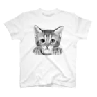 猫の楽園のイタズラ子猫 Regular Fit T-Shirt