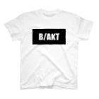 B/AKTのB/AKT　白文字黒背景ロゴ Regular Fit T-Shirt