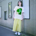 みつ公式ショップの【ブロカリ】前面背面あり Regular Fit T-Shirt