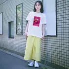 roiceのリップガール（ピンク） Regular Fit T-Shirt