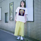 WhoAreYukoの傷つけるヴィーナス Regular Fit T-Shirt