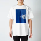 風景屋の晴れの日の空 Regular Fit T-Shirt