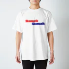 skamuzik a go goのSkamuzik Skamuzik（赤青） Regular Fit T-Shirt