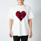 夢見ゆらの架空屋さんのCracked heart/PINK Regular Fit T-Shirt