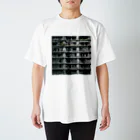 Saho.の廃墟化した団地 スタンダードTシャツ