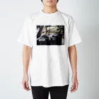 林亮太 色鉛筆画グッズショップの水音 Regular Fit T-Shirt