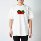 おくりもののいちごちゃん Regular Fit T-Shirt