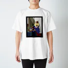 aQ-studioの牛乳を注ぐ女 Regular Fit T-Shirt
