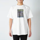 Lemongrass07の植木鉢の前のチビちゃん スタンダードTシャツ