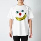 KANKAN ILLUSTRATION FACTORY goods shopのBANANA PIERROT（白や淡い色をご指定ください） Regular Fit T-Shirt