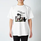 keeeeeep smilingのチョキを習得した猫 Regular Fit T-Shirt