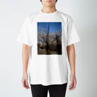まち子宗形の桜の木 Regular Fit T-Shirt