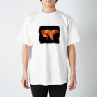 odds&endsの絵の具で描いた金魚 Regular Fit T-Shirt