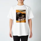 うさかふぇmimiSHOPの癒しかわうそ Regular Fit T-Shirt