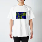 さーたーのひそむきりん Regular Fit T-Shirt