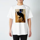 クロネコチャコとフランス額装のショップのくつろぐ黒猫チャコ スタンダードTシャツ