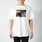 LOUTRE～カワウソと過ごす時間～の赤ちゃんカワウソとろろ Regular Fit T-Shirt