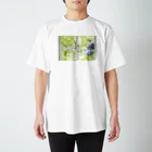 よしえのフォトT・フォトグッズの窓から覗く紫陽花 Regular Fit T-Shirt