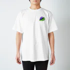 Happybirthdayのヤモちゃん リーフ Regular Fit T-Shirt