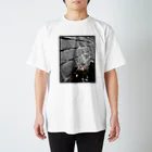 hisamerukaの人生を豊かにする格言・足元の花 Regular Fit T-Shirt