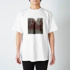 yomogi-kinakoのにくきゅう Regular Fit T-Shirt