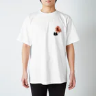 ファッションセンターしゃまむらの黒電話をかける金魚 Regular Fit T-Shirt