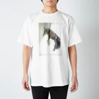 「画家 小島 みのる」 MINORU KOJIMA「明るい色の展覧会」月の紳士の可愛い柴犬・黒い豆柴の手描きのイラスト、水彩画 Regular Fit T-Shirt