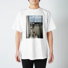 Relaxed moodの1日のはじまりはじまり猫ver Regular Fit T-Shirt