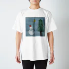 森の中の冬の夜空のもみの木と雪だるま⛄ Regular Fit T-Shirt