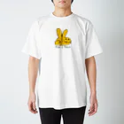 やみえんのとこのピースのうさぎ Regular Fit T-Shirt