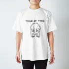 チームTyke グッズショップのTYKE-1 ごんぎさんプロデュース (英語ロゴ) スタンダードTシャツ